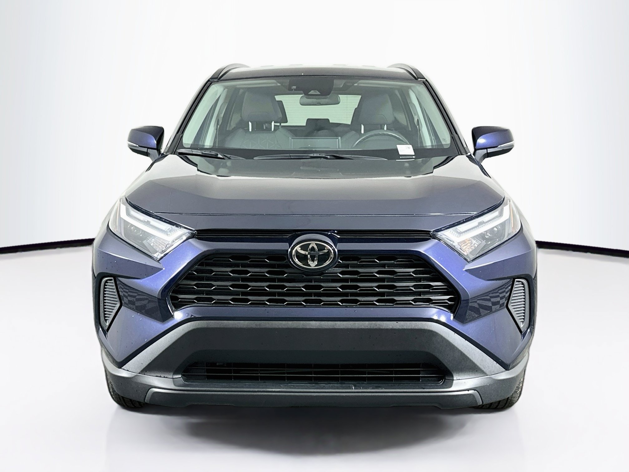 Used 2025 Toyota RAV4 XLE FWD image 2