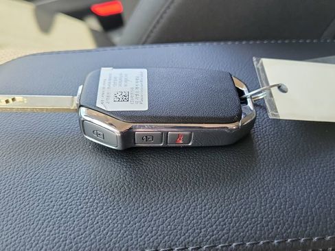 Used 2025 Kia Sportage LX image 25