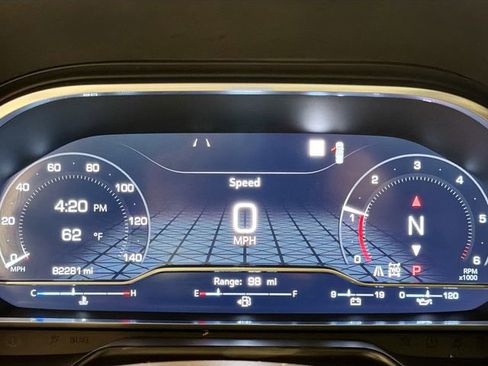 Used 2023 GMC Yukon SLT w/ SLT Premium Package image 12