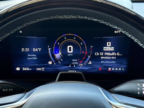 Used 2024 Chevrolet Traverse Z71 w/ Enhanced Driving Package AWD/4WD image 38