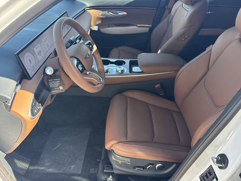 New 2026 Genesis GV70 2.5T Advanced image 9