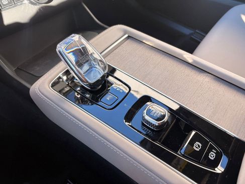 New 2026 Volvo XC90 B6 Plus w/ Protection Package Premier image 18