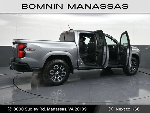 Used 2024 Chevrolet Colorado Z71 w/ Z71 Convenience Package 2 image 36