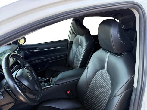 Used 2023 Toyota Camry SE w/ Convenience Package FWD image 10
