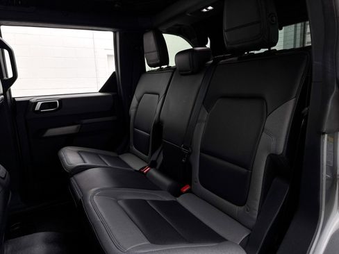 Used 2021 Ford Bronco Black Diamond w/ Sasquatch Package image 32