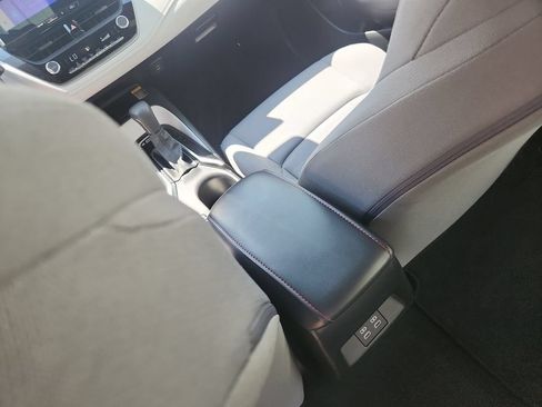 Used 2025 Toyota Corolla SE w/ SE Premium Package FWD image 25