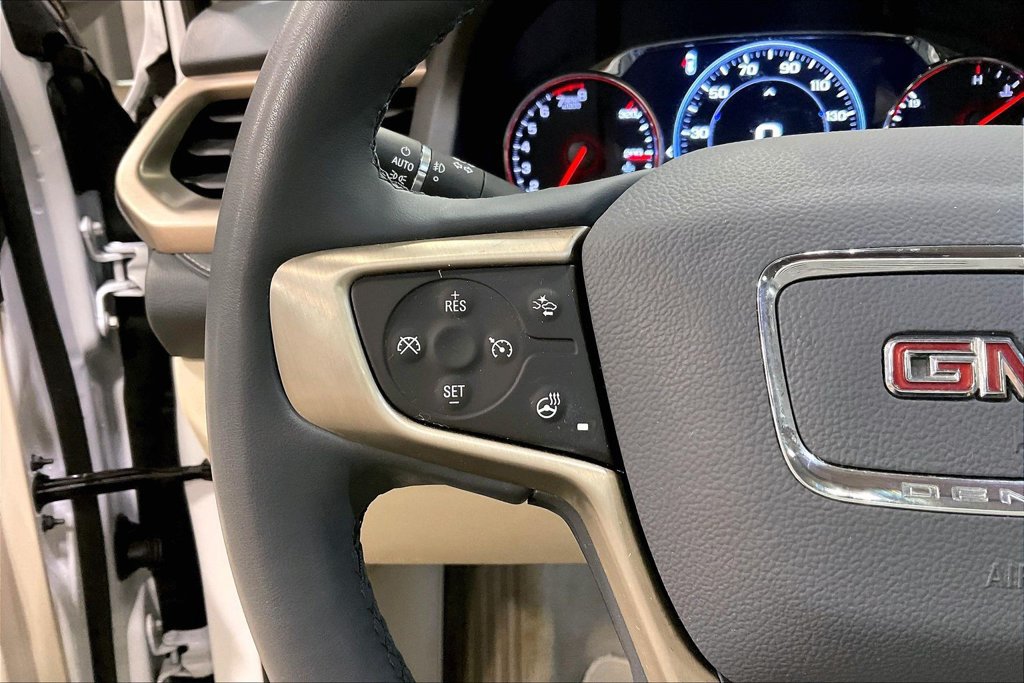 Used 2023 GMC Acadia Denali AWD/4WD image 12