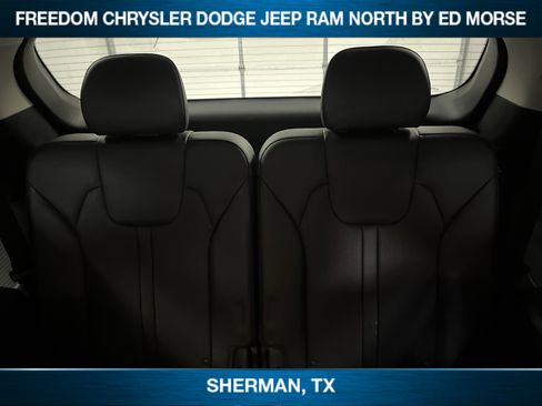 Used 2023 Kia Sorento EX image 9