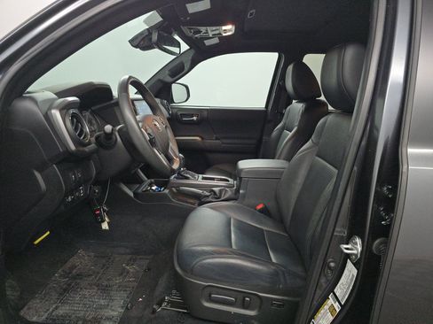 Used 2023 Toyota Tacoma TRD Off-Road image 7