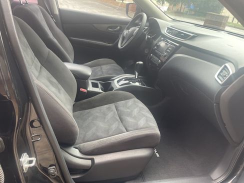 Used 2015 Nissan Rogue S FWD image 6