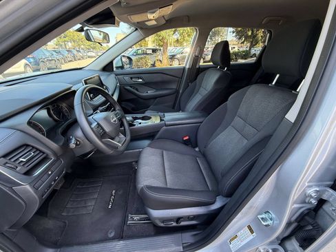 Used 2025 Nissan Rogue SV FWD image 20