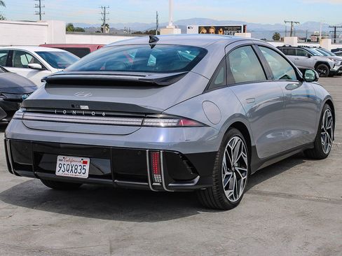Used 2025 Hyundai Ioniq 6 Limited image 9