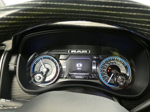 Used 2020 RAM 2500 Limited image 17