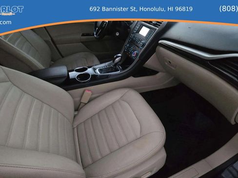 Used 2013 Ford Fusion SE FWD image 17