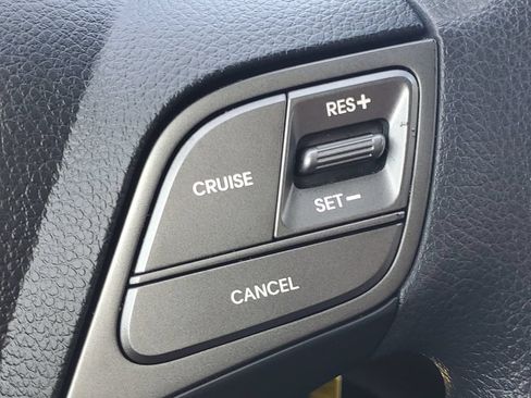 Used 2017 Hyundai Santa Fe Sport FWD image 28