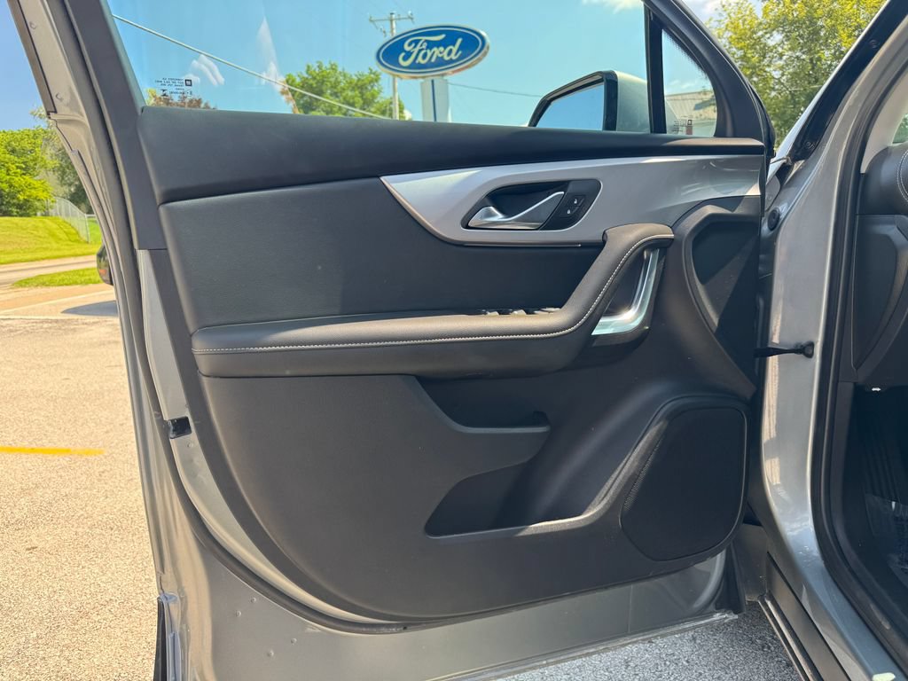 Used 2025 Chevrolet Blazer LT AWD/4WD image 13
