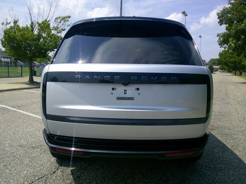Used 2024 Land Rover Range Rover Long Wheelbase SE AWD/4WD image 15