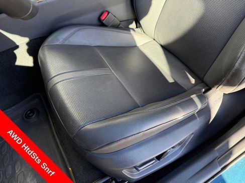 Used 2025 Toyota Camry XLE AWD/4WD image 17