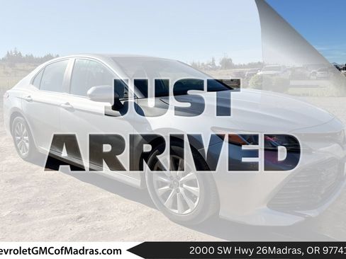 Used 2020 Toyota Camry LE FWD image 1
