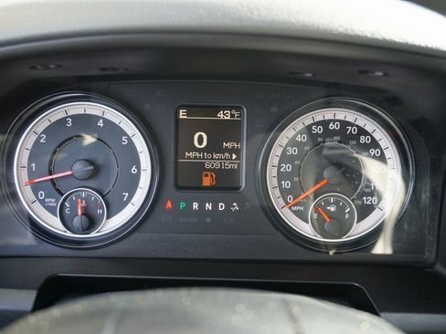 Used 2017 RAM 1500 Express w/ Express Value Package image 10