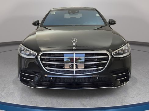 Certified 2025 Mercedes-Benz S 580 4MATIC Sedan image 2