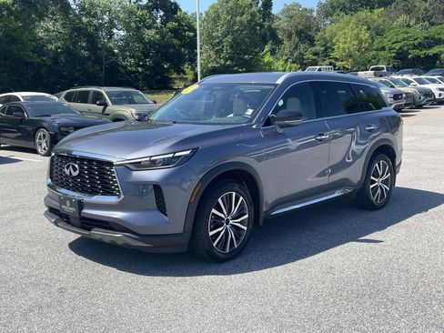 Used 2023 INFINITI QX60 Sensory w/ Cargo Package AWD/4WD image 3