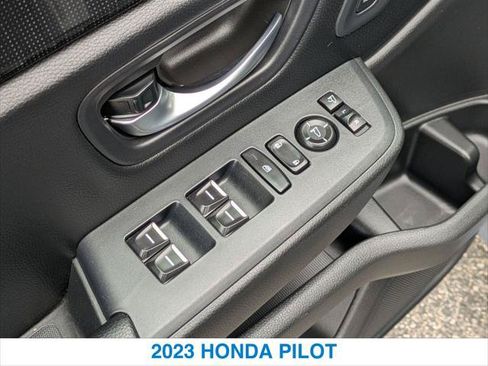 Used 2023 Honda Pilot Elite image 13