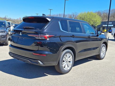 New 2026 Mitsubishi Outlander ES AWD/4WD image 4