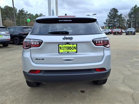 New 2026 Jeep Compass Latitude image 3