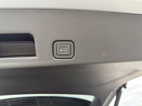Used 2026 Chevrolet Traverse LT AWD/4WD image 13