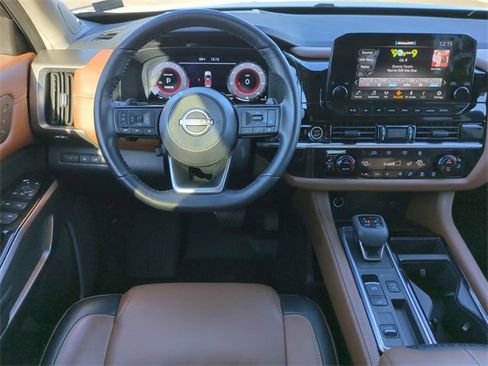 Used 2024 Nissan Pathfinder Platinum w/ Cargo Package image 15