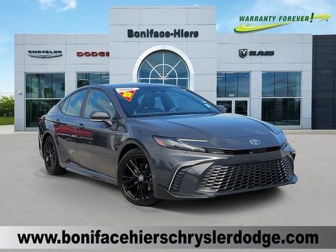 Used 2025 Toyota Camry SE w/ Multimedia Upgrade Package FWD image 1