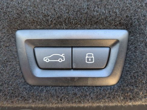 Used 2023 BMW 760i xDrive AWD/4WD image 40