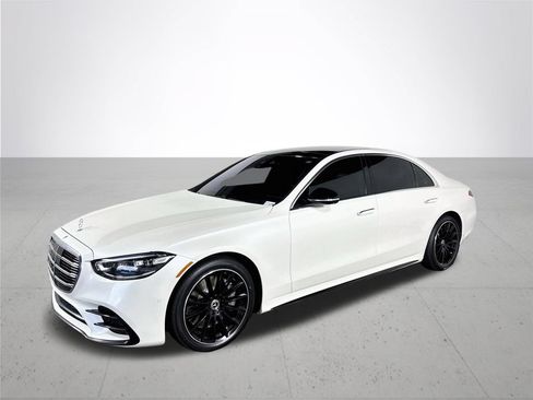 Used 2022 Mercedes-Benz S 500 4MATIC image 2