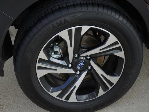 Used 2024 Subaru Crosstrek 2.0i Premium AWD/4WD image 11