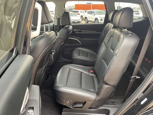 Used 2025 Kia Telluride S AWD/4WD image 11