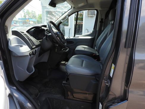 Used 2019 Ford Transit 250 130 Low Roof RWD image 7