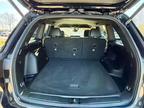 Used 2024 Jeep Grand Cherokee Limited image 14