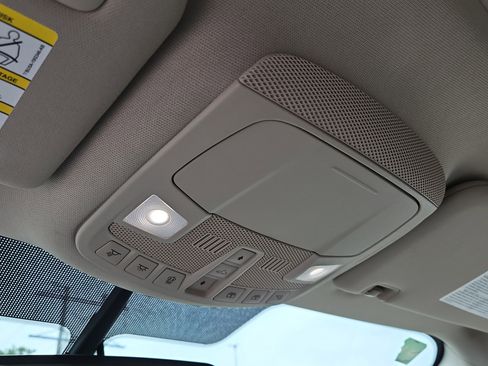 Used 2019 Lincoln MKC Select w/ Select Plus Package image 21