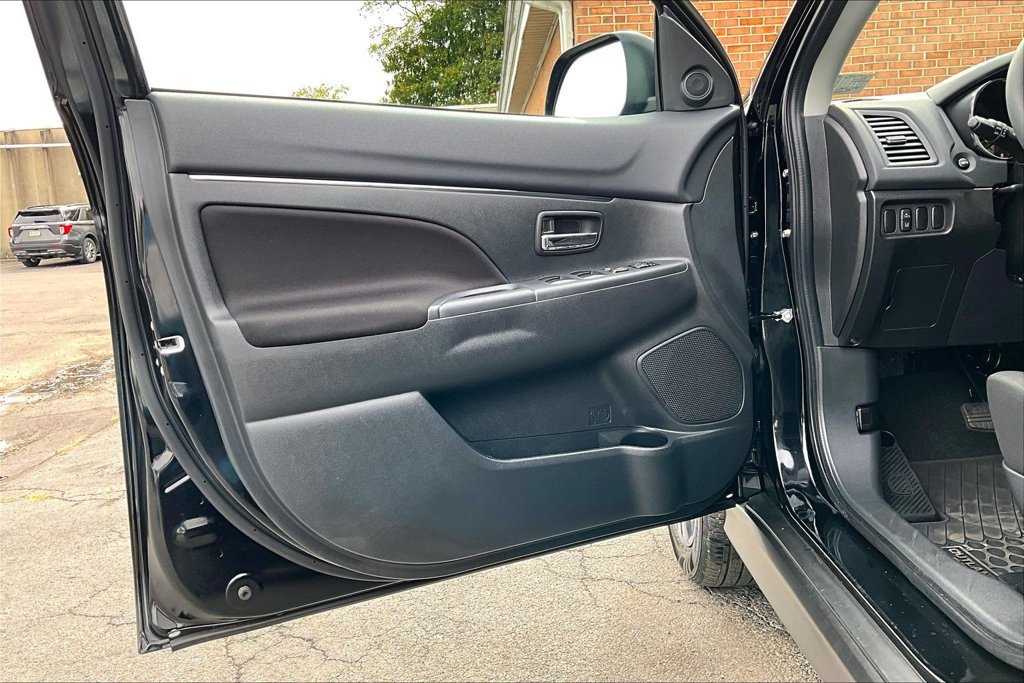 Used 2025 Mitsubishi Outlander Sport ES AWD/4WD image 22