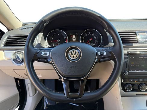 Used 2019 Volkswagen Passat 2.0T Wolfsburg FWD image 12