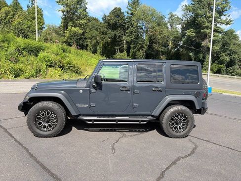 Used 2017 Jeep Wrangler Unlimited Sport w/ Quick Order Package 24S AWD/4WD image 6
