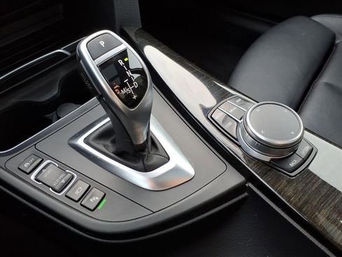 Used 2017 BMW 330i Gran Turismo xDrive image 22