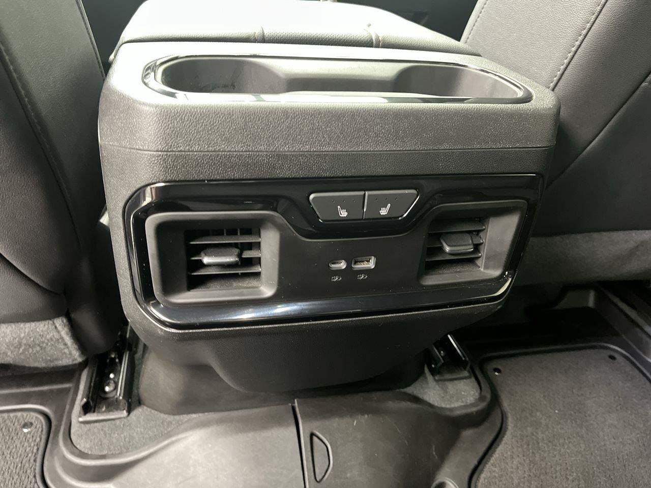 Certified 2023 GMC Sierra 1500 AT4 w/ Technology Package AWD/4WD image 18