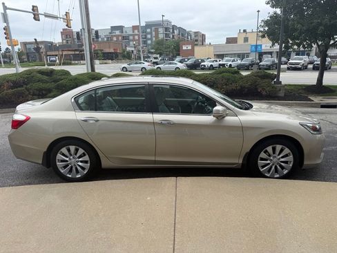 Used 2015 Honda Accord EX-L image 4
