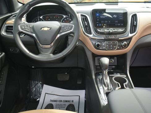 Used 2023 Chevrolet Equinox Premier AWD/4WD image 3
