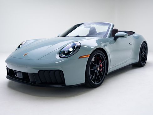 Used 2025 Porsche 911 Carrera 4 GTS image 2