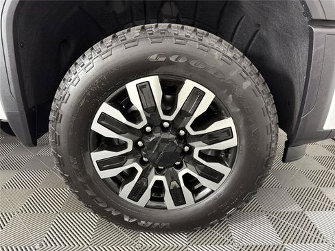 New 2026 GMC Sierra 2500 Denali Ultimate AWD/4WD image 11