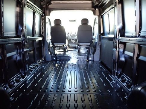 New 2026 RAM ProMaster 2500 w/ Quick Order Package 22G SLT image 15