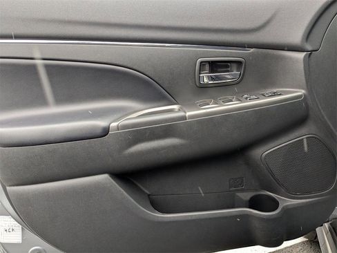 Used 2024 Mitsubishi Outlander Sport ES image 13